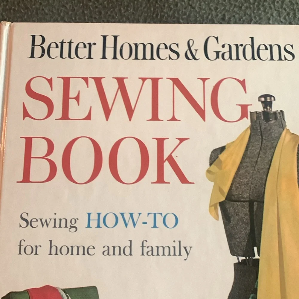Vintage Better Homes and Gardens Sewing Book. 1961. 7 3/4” x 10 1/4” x 3/4”. - Picture 2 of 13